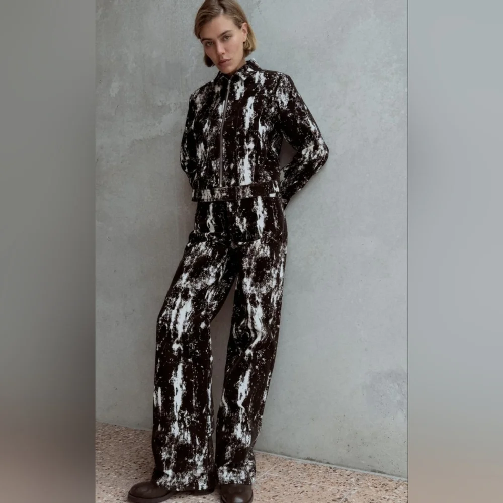 Pattern Flocked Jacket - Picture 2 of 9